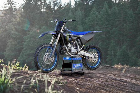 Мотоцикл Yamaha YZ125 Monster